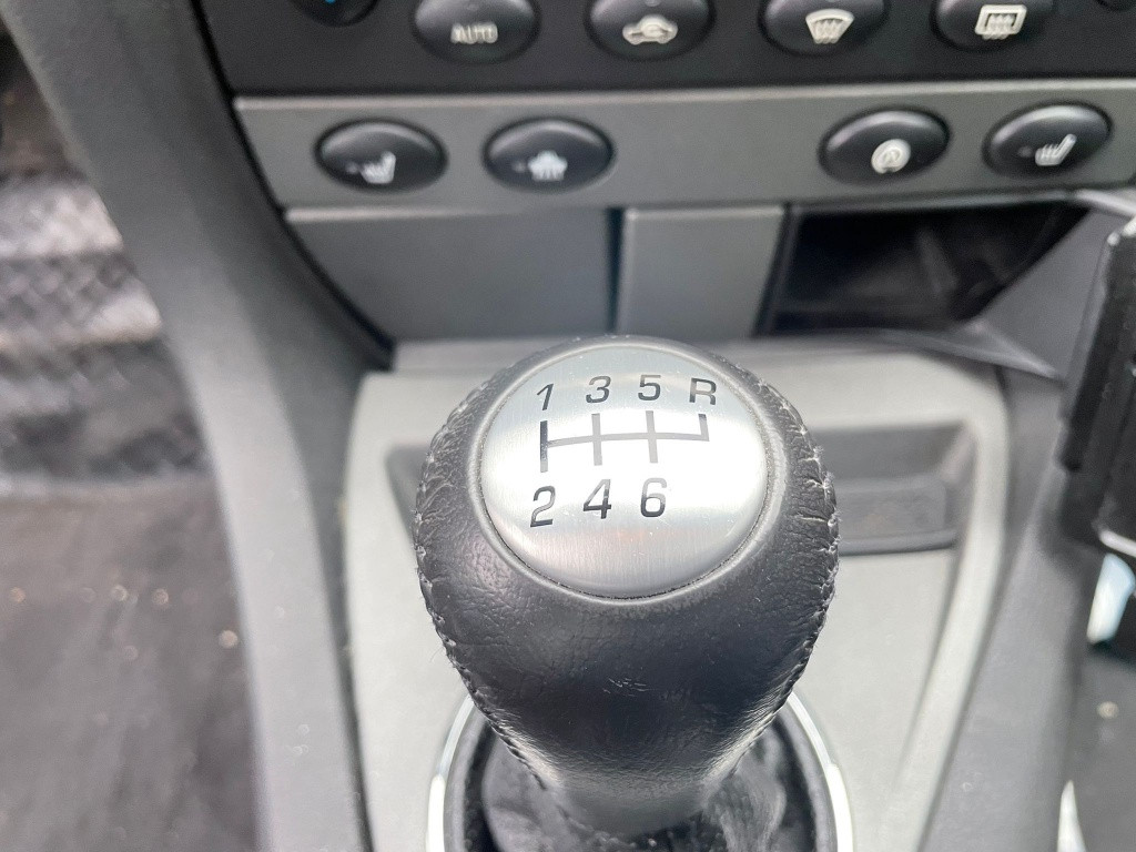 MG ZT 4.6 v8 260