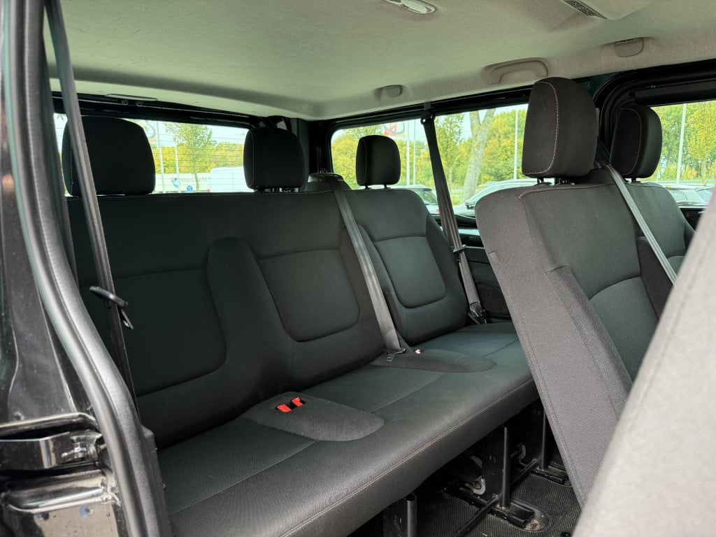 Renault Trafic passenger 1.6 dci grand expression | 9 pers. | navi | trekha