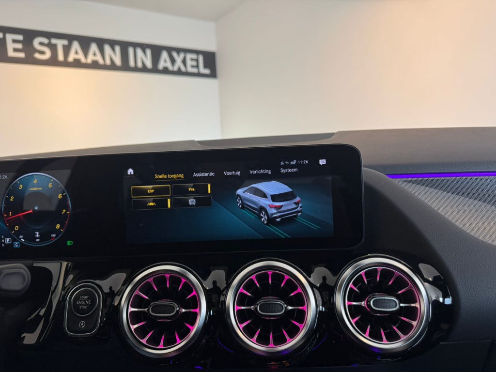 Mercedes-Benz Gla-klasse 180 business solution amg