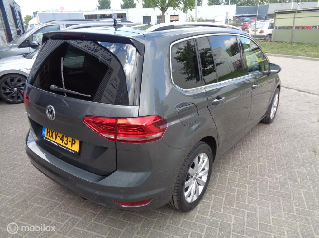 Volkswagen Touran 1.5 tsi comfortline business 7p/airco/pano/stoelverw/came