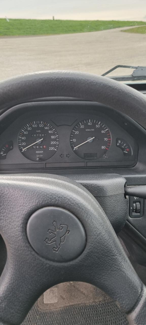 Peugeot 106 met nieuwe apk!