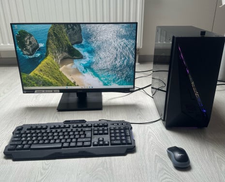 Complete set / PC / Windows 11 / SSD 256gb /