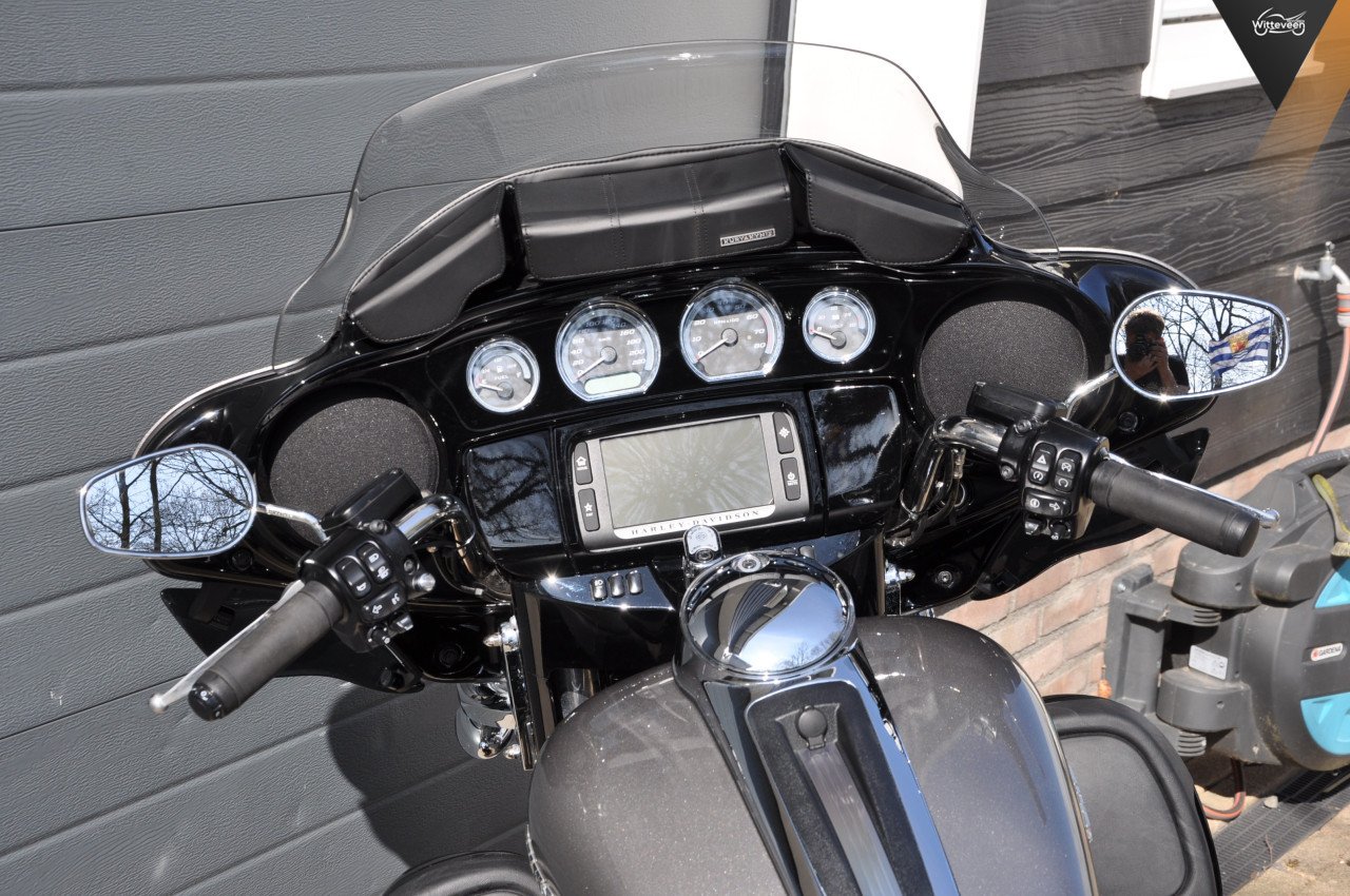 Harley Davidson FLHTK Electra Glide Ultra 11400 km! Jekill & Hyde