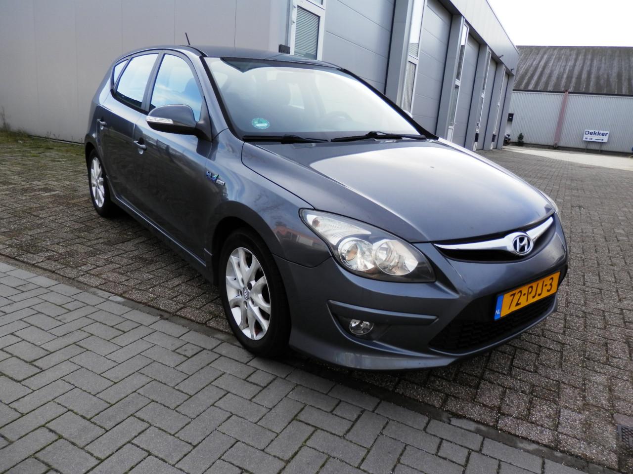 Auto Garant Biedt Aan: Hyundai I 30 1.6i