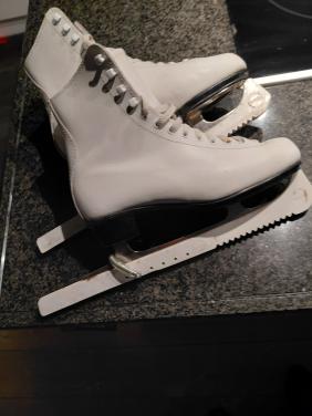 Dames kunst schaatsen