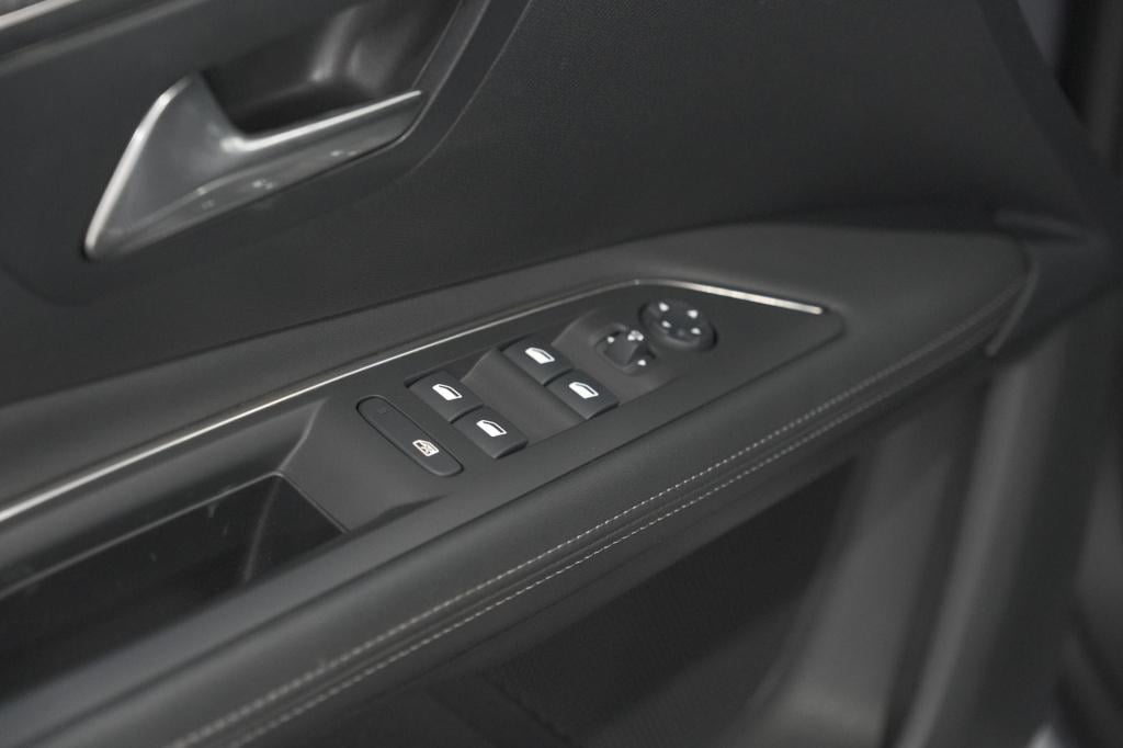 Peugeot 3008 puretech 130 eat8 blue lease premium | elektrische kofferklep 