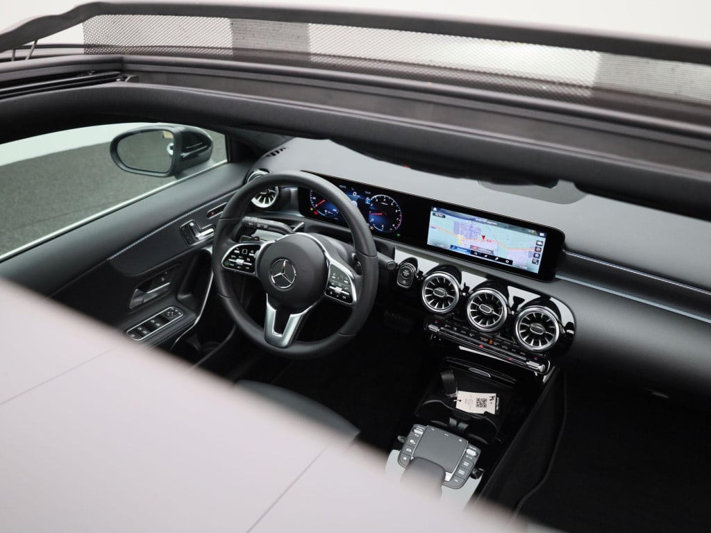 Mercedes-Benz A-Klasse 200 business solution luxury | automaat | panoramada