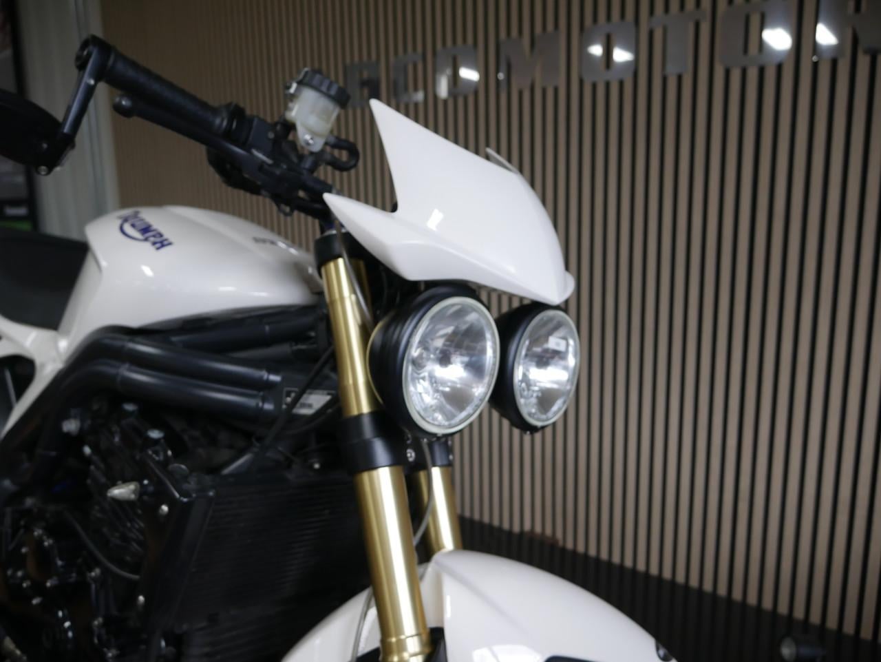 TRIUMPH SPEED TRIPLE 1050