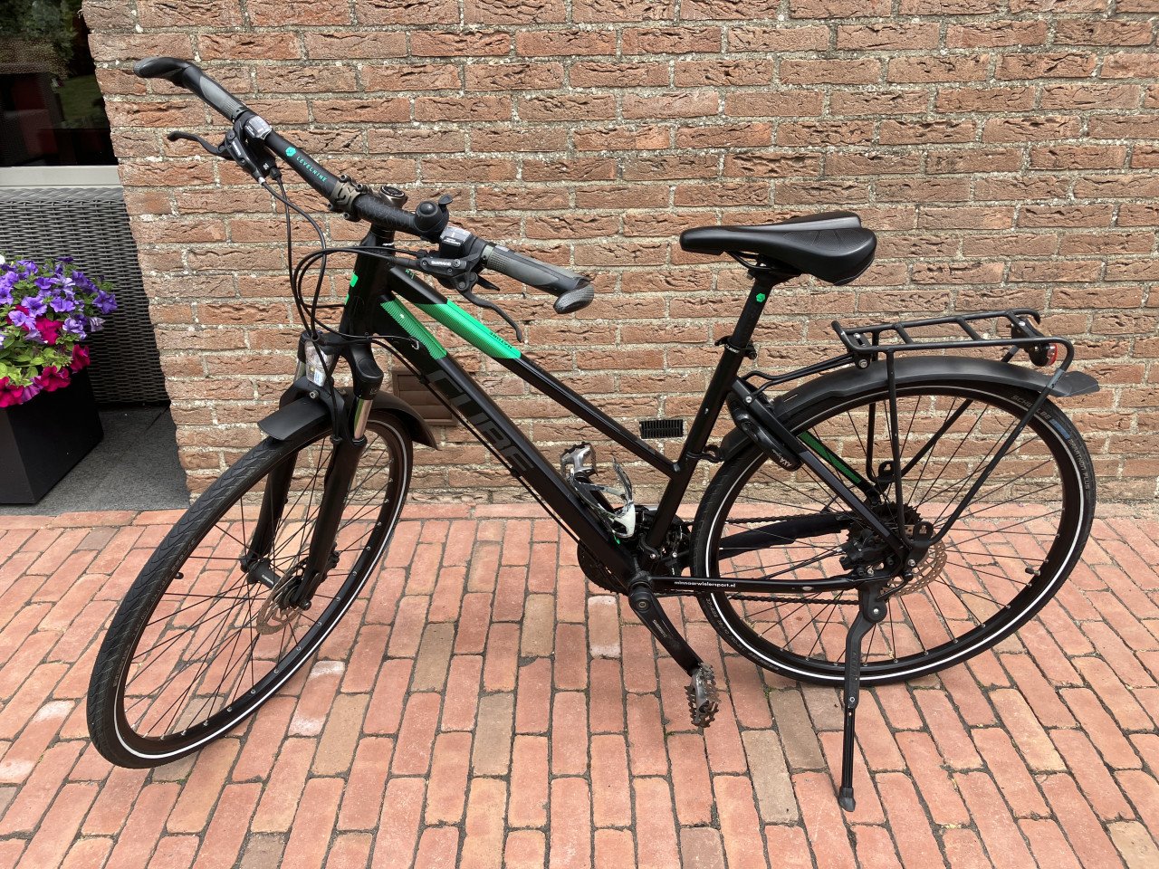 2x Cube Nature hybride fietsen (heren + dames) – Goed onderhouden