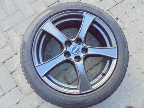 4 stuks Borbet Velgen 18 INCH met winterbanden van Pirelli