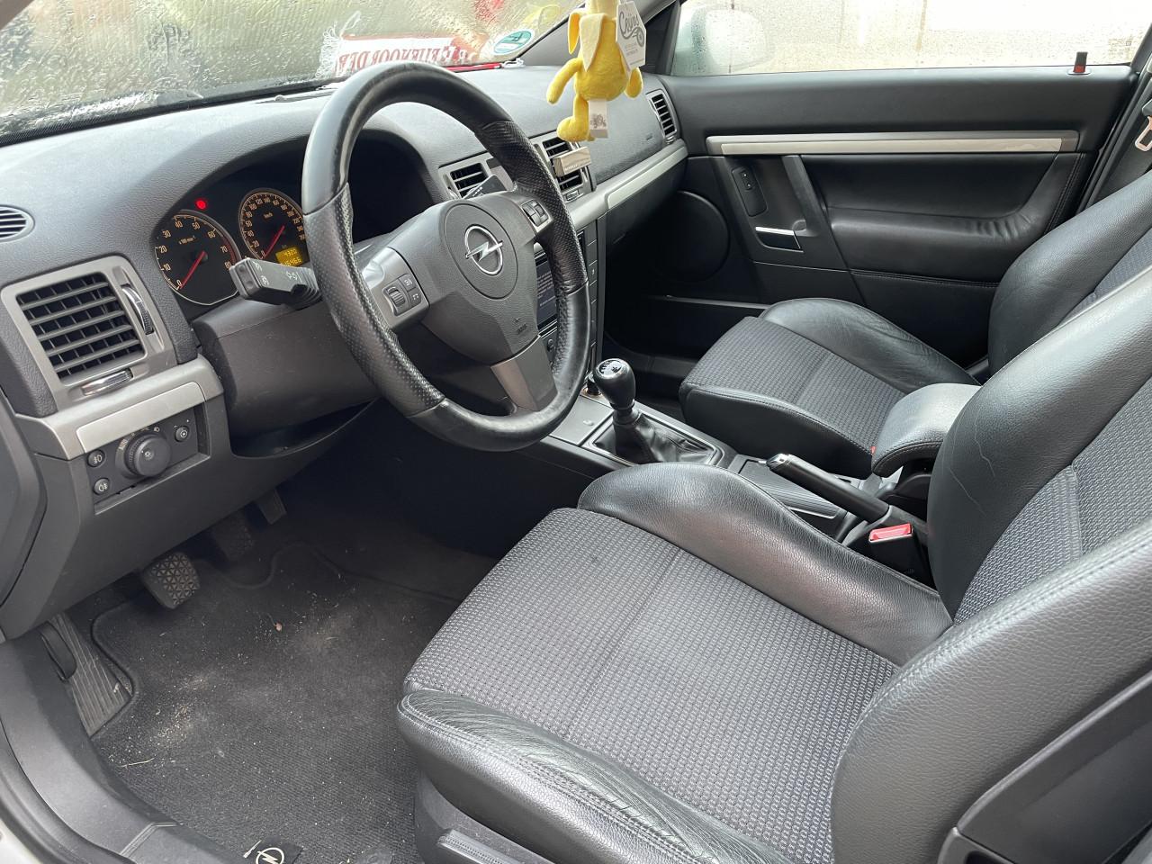 Te koop zeer mooie OPEL VECTRA GTS 1.8