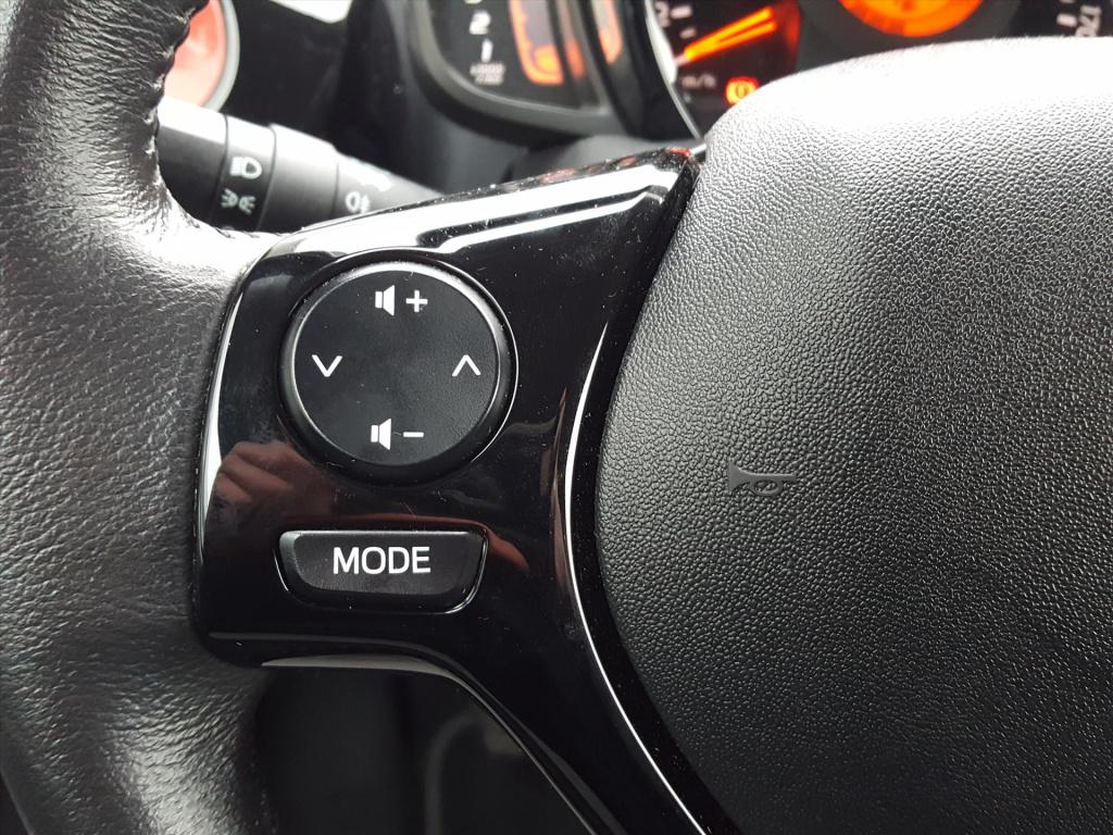 Peugeot 108 1.0 e-vti 72pk 3d allure navigatie via apple carplay & android 