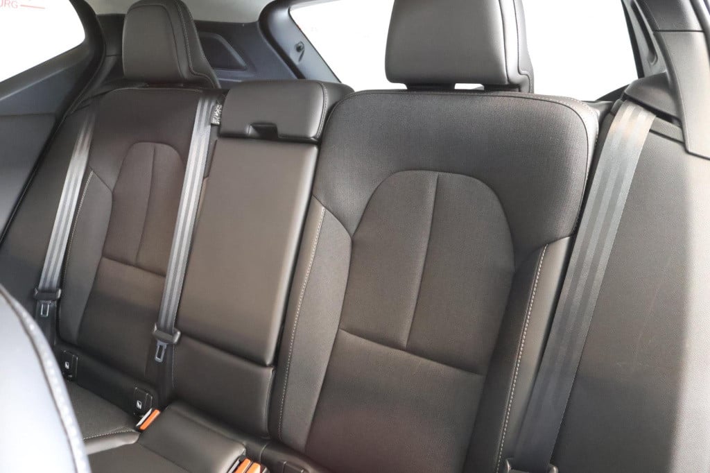 Volvo XC40 1.5 t3 momentum pro nl auto, panoramadak, el kofferklep, carplay