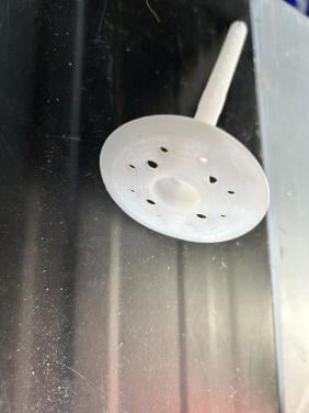 Isolatie deuvel met spouwmuurankers