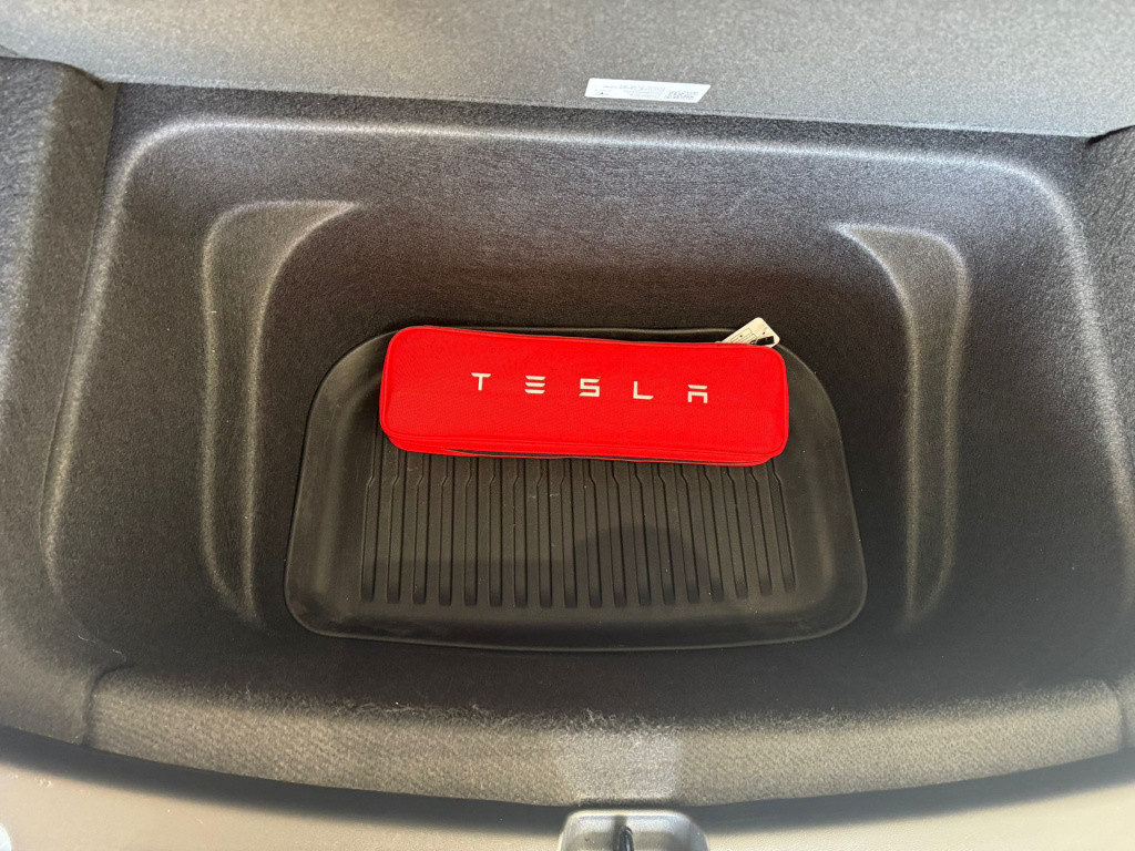 Tesla Model Y rwd 58 kwh