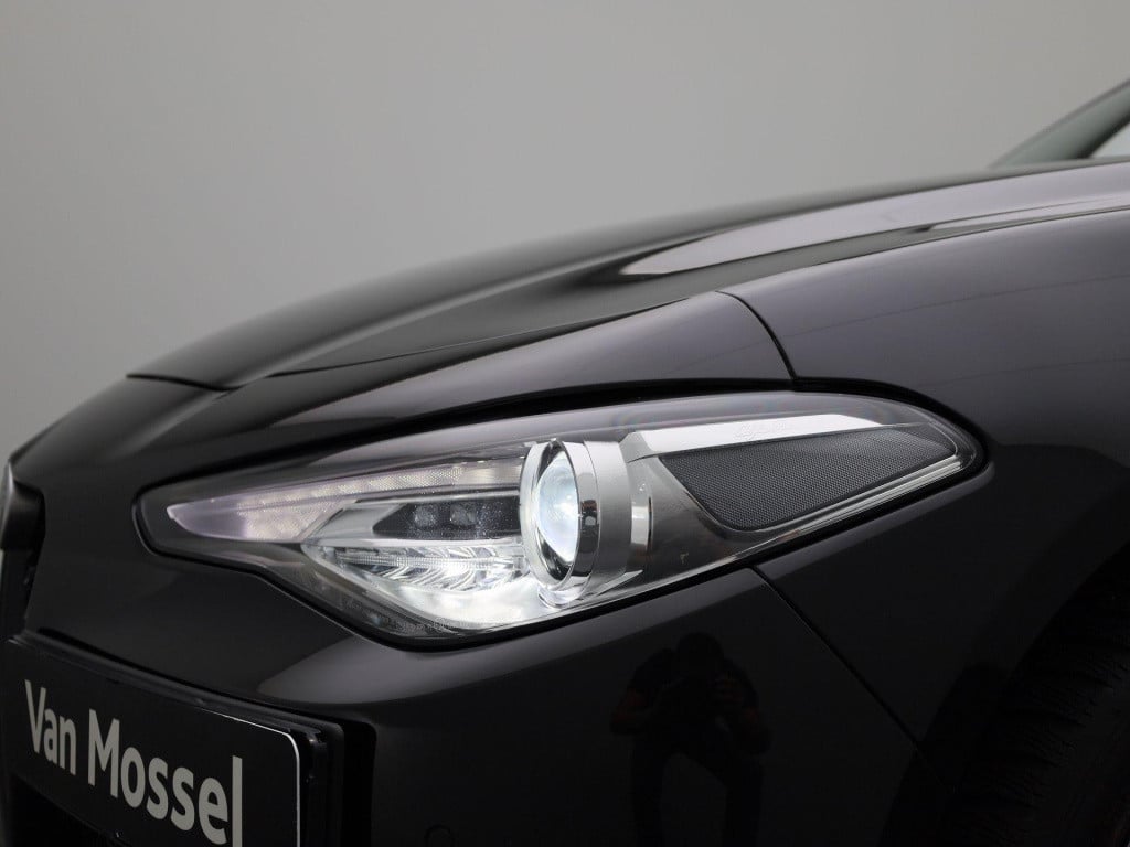 Alfa Romeo Giulia 2.0t sprint | lmv | automaat | parkeer sensoren | camera 