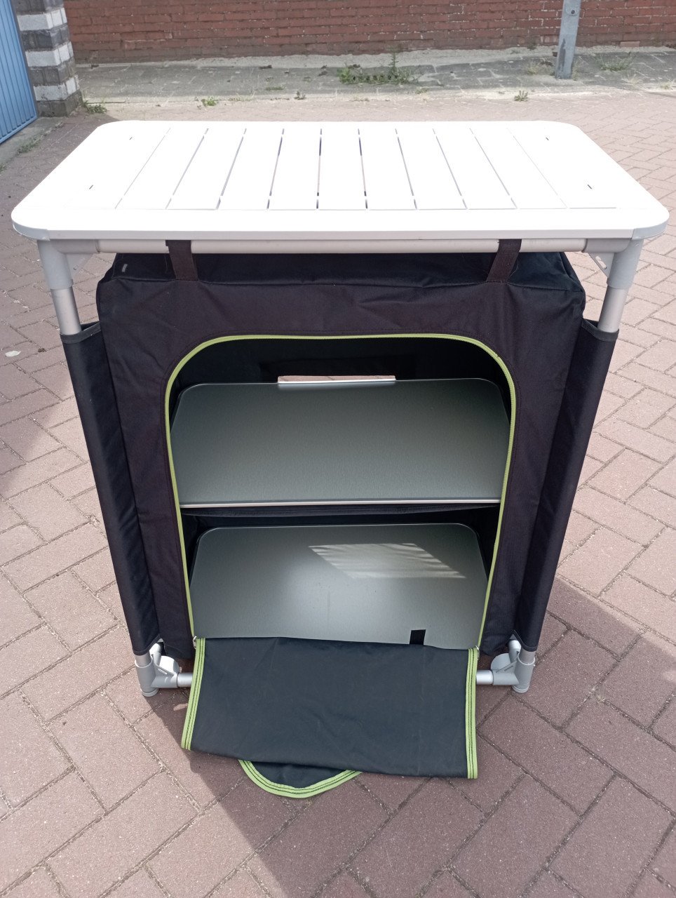 TE KOOP CAMPINGKAST(JE)