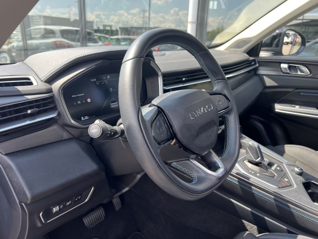 Lynk & Co 01 1.5 261pk plug in hybrid , panodak , 360gr camera , adaptive c