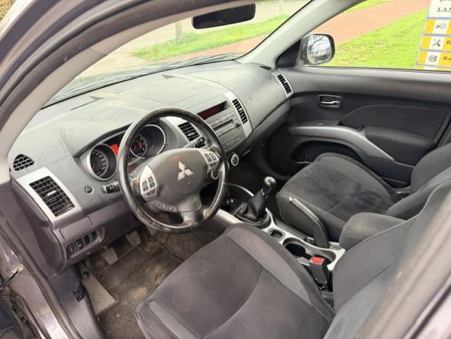 Mitsubishi Outlander 2.4 intro edition 2wd
