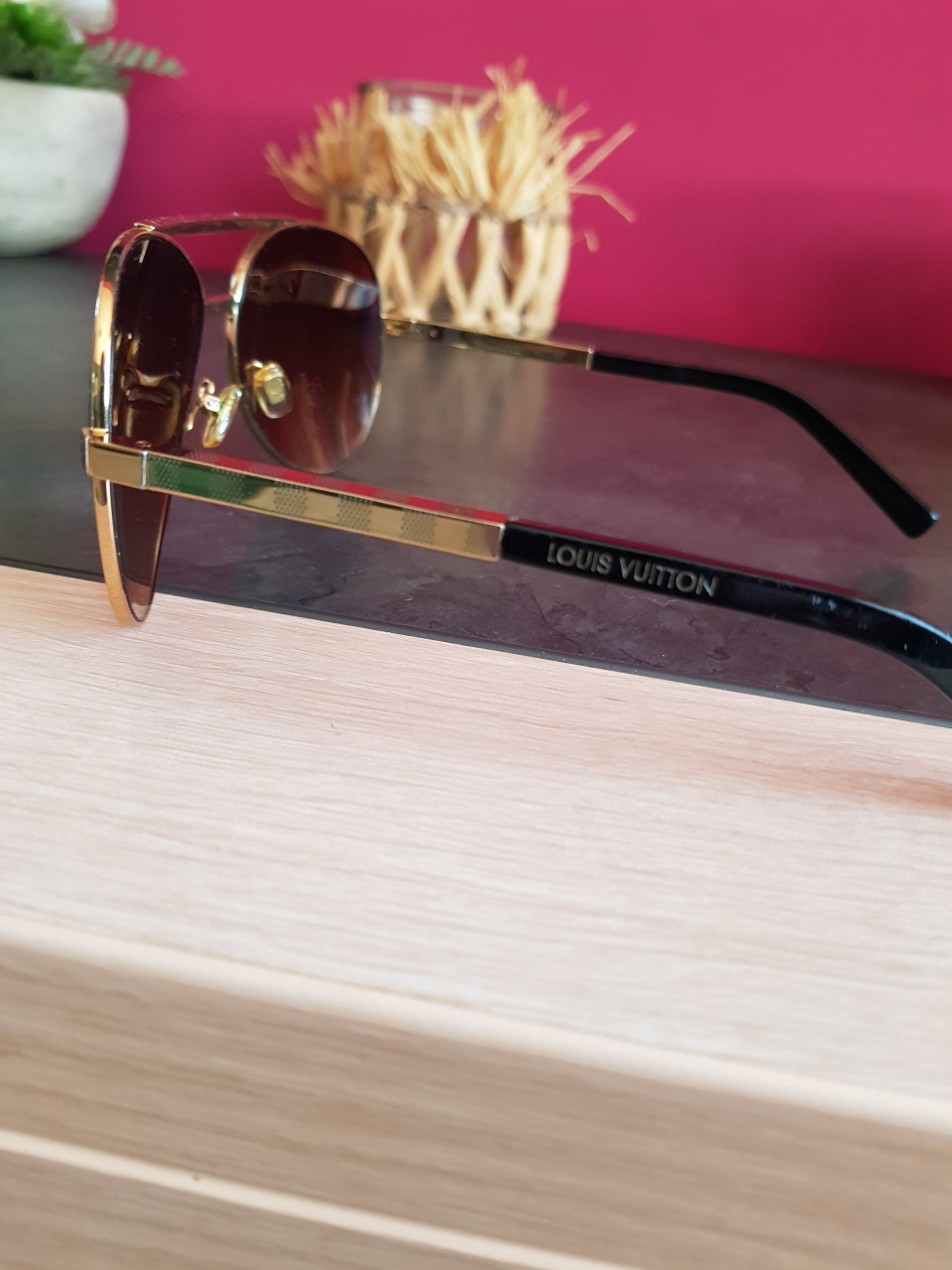 Zonnebril Louis Vuitton goud in perfecte staat