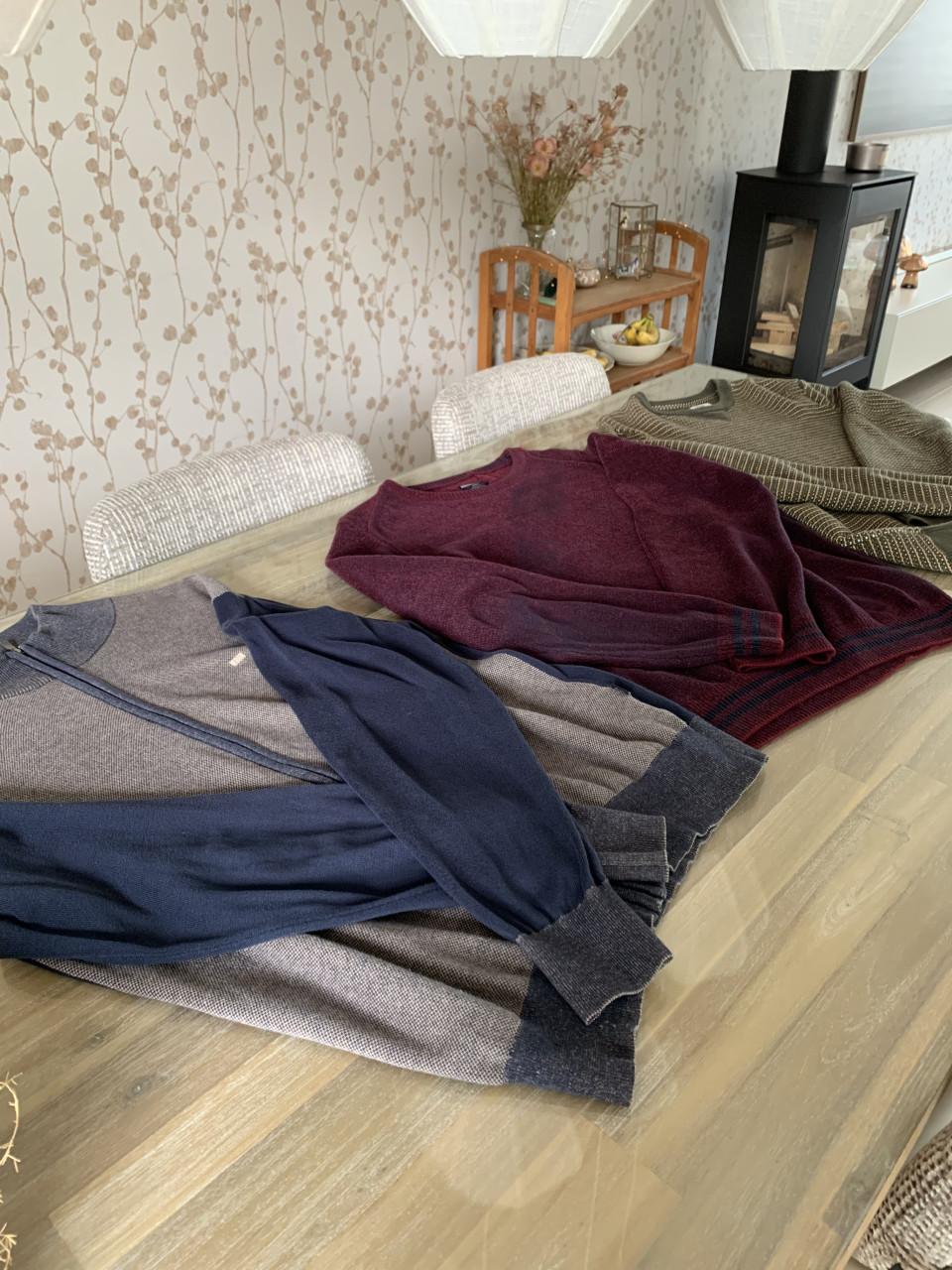 ✨Twee Super Leuke Heren Truien en 1 Vest✨XL
