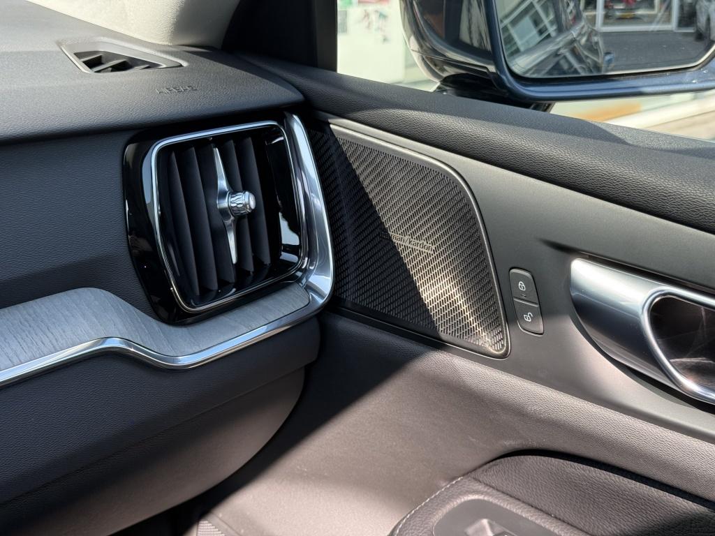 Volvo V60 t6 340pk recharge inscription| full options ! trekhaak