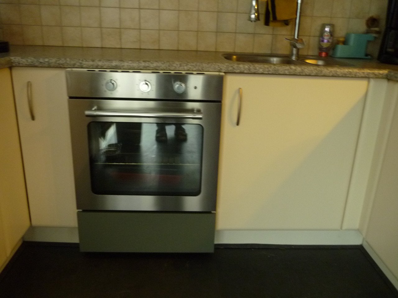 2 jr oude oven IKEA Mattradition Heteluchtoven + inbouwkast