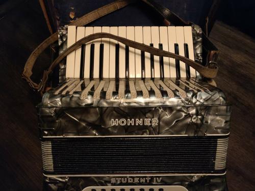 Hohner student iv accordeon