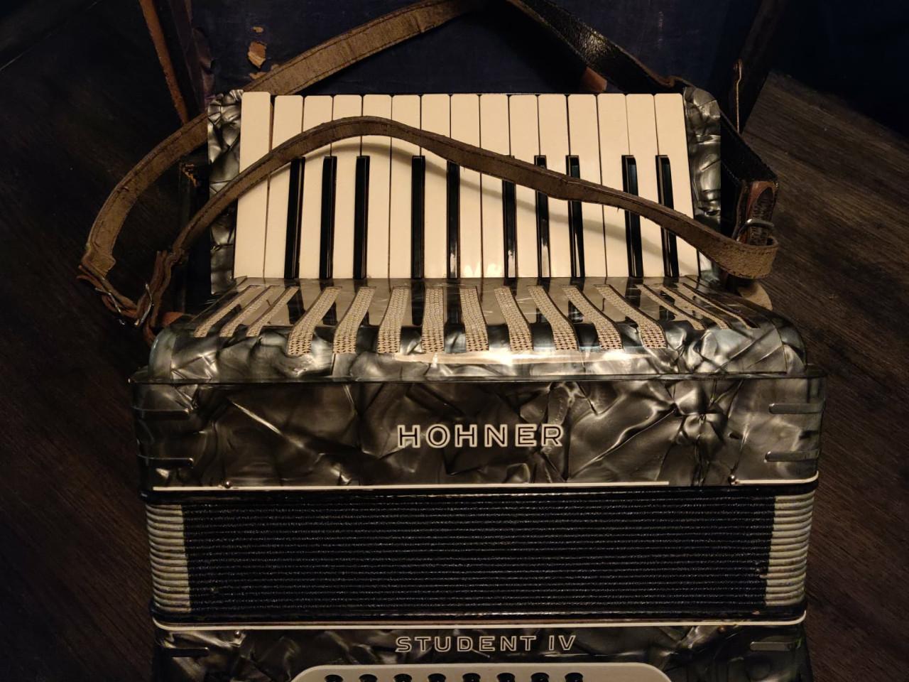 Hohner student iv accordeon