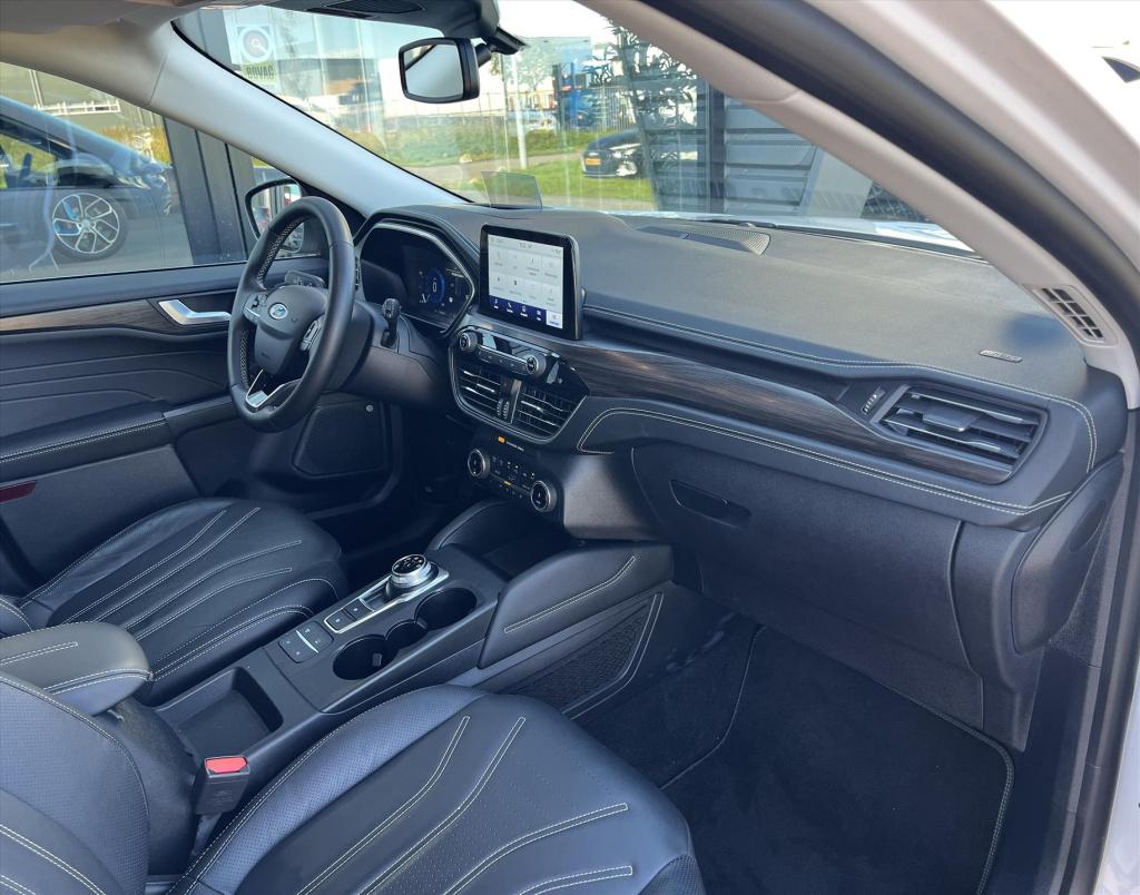 Ford Kuga 2.5 phev e-cvt 225pk vignale , trekhaak , winterpack met voorruit