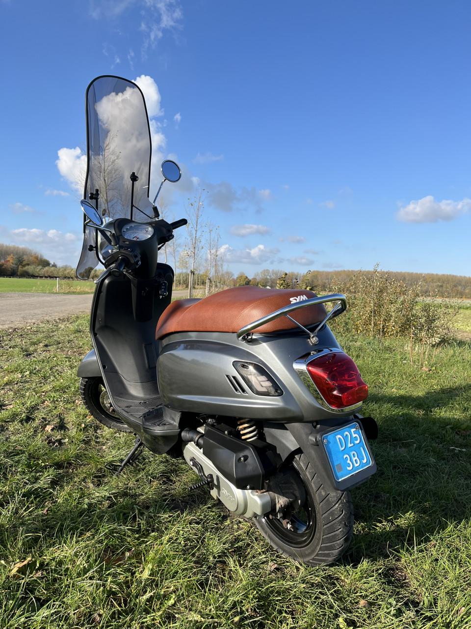 Mooie Sym Fiddle ( blauw kenteken )