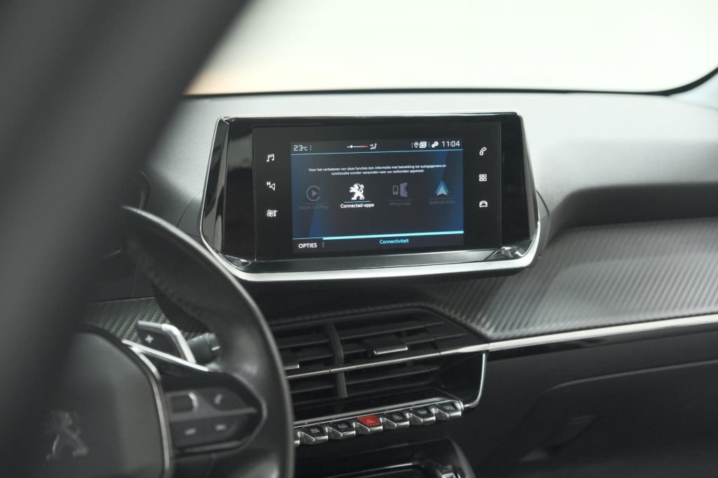 Peugeot 208 puretech 100 eat8 active | trekhaak | parkeersensoren | navigat