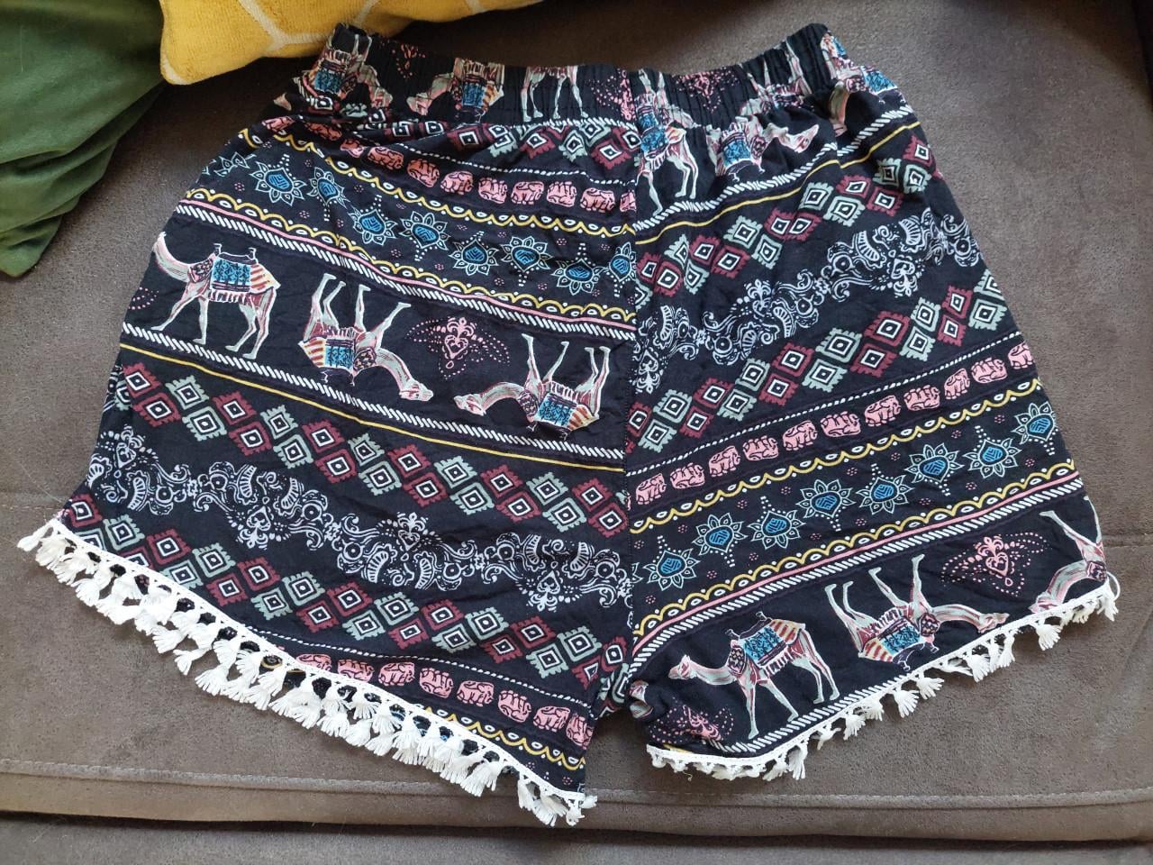 Nieuw zwart korte damesbroek mt M met franjes