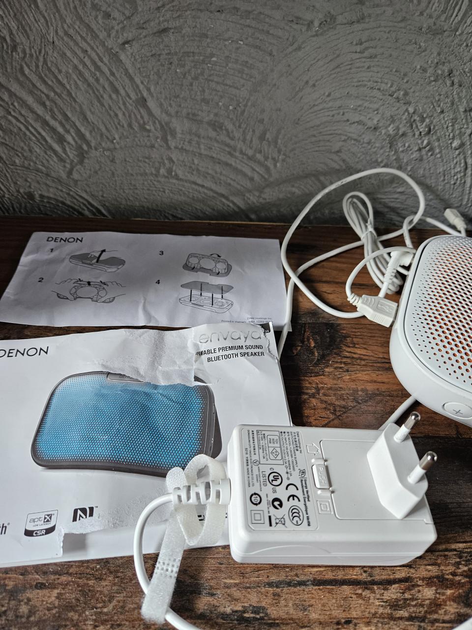 Denon Envaya Draagbare Bluetooth Speaker met hoezen