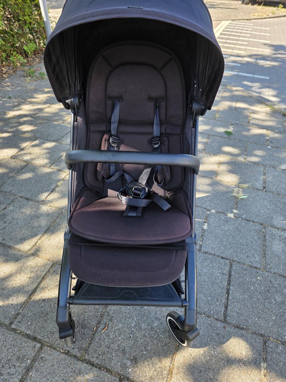Joolz Aer+ compacte (reis) buggy zwart – incl. reistas en regenhoes