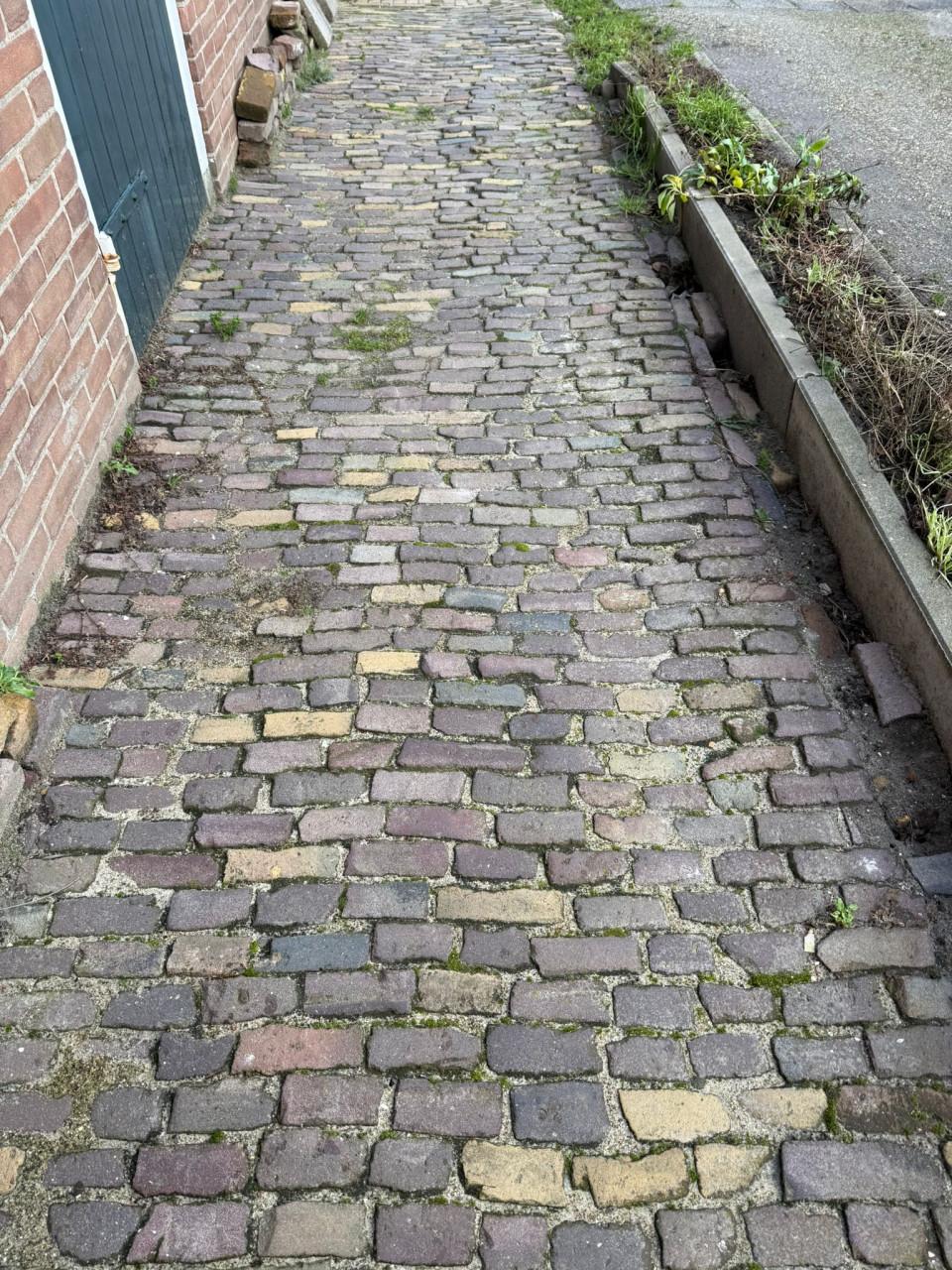 Ruim 10m2 - oude gebakken vijfdruimers/waaltjes