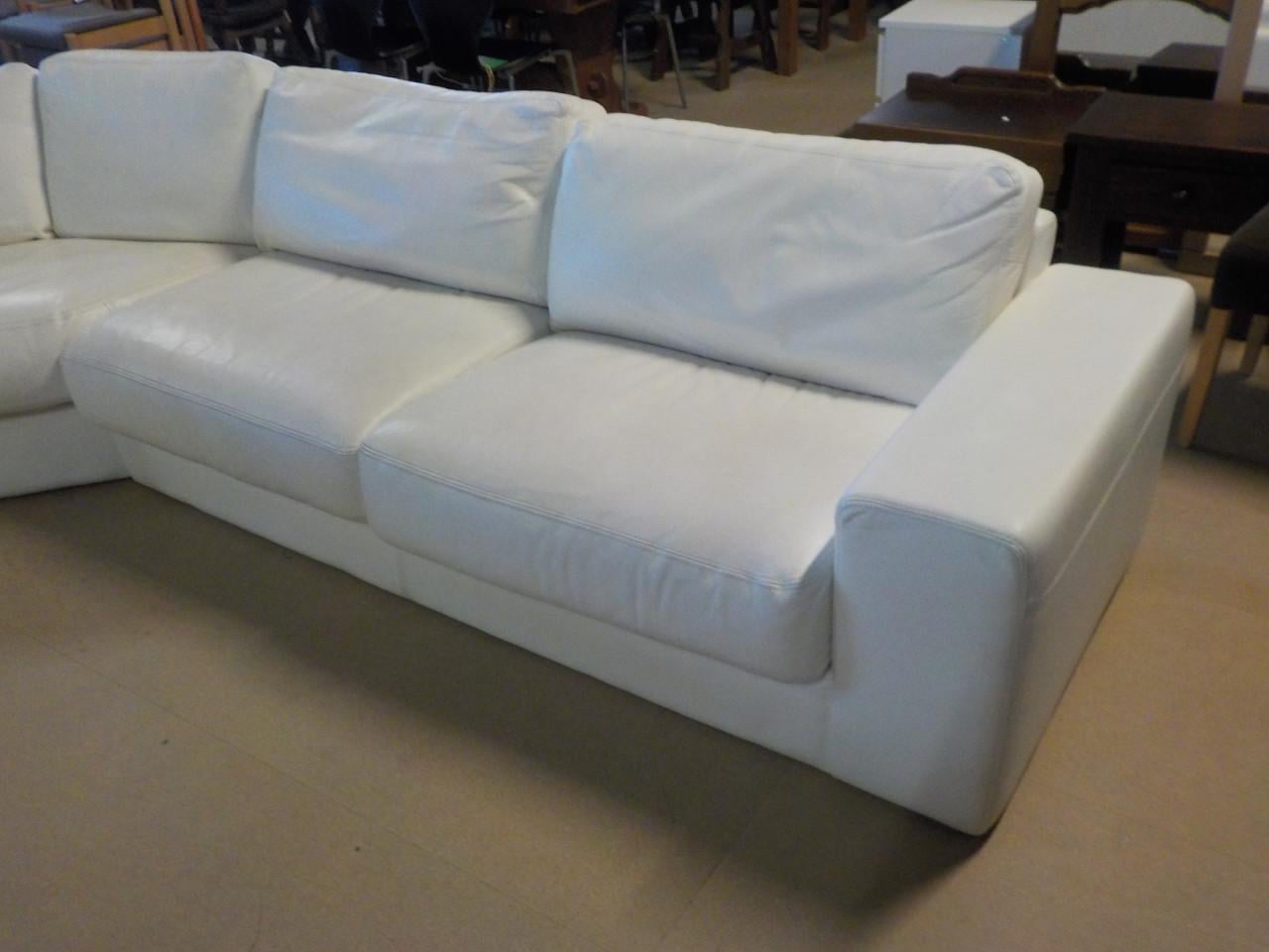 In zeer goede staat mooie kwaliteit leren hoek/hoek bank