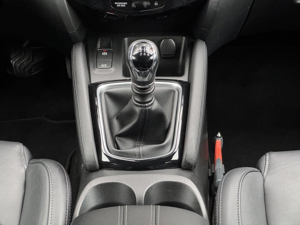 Nissan Qashqai 1.3 dig-t tekna + | trekhaak | panoramadak | nappa leder | a