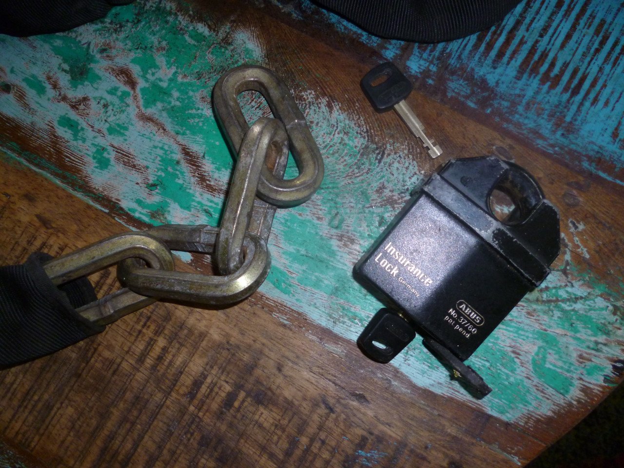 ABUS    ZWAAR CARAVAN KETTING SLOT 13 MM. IN BOX     geschikt open velgen
