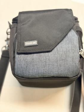 Camera tas met regenhoes Thinkpad Mirrorless Mover 10