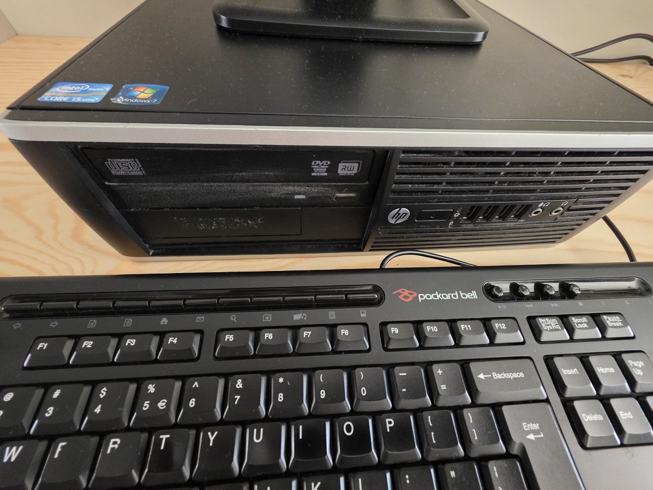 Classic gaming HP 8200 Elite i5 ws XP dos games  + 400 MS-dos spellen erop.