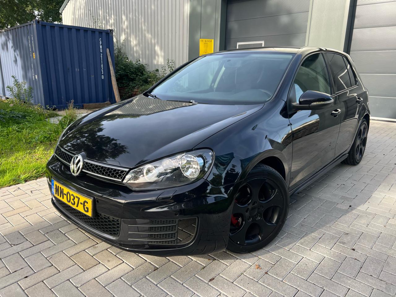 Volkswagen Golf 1.4TSI Highline black on black