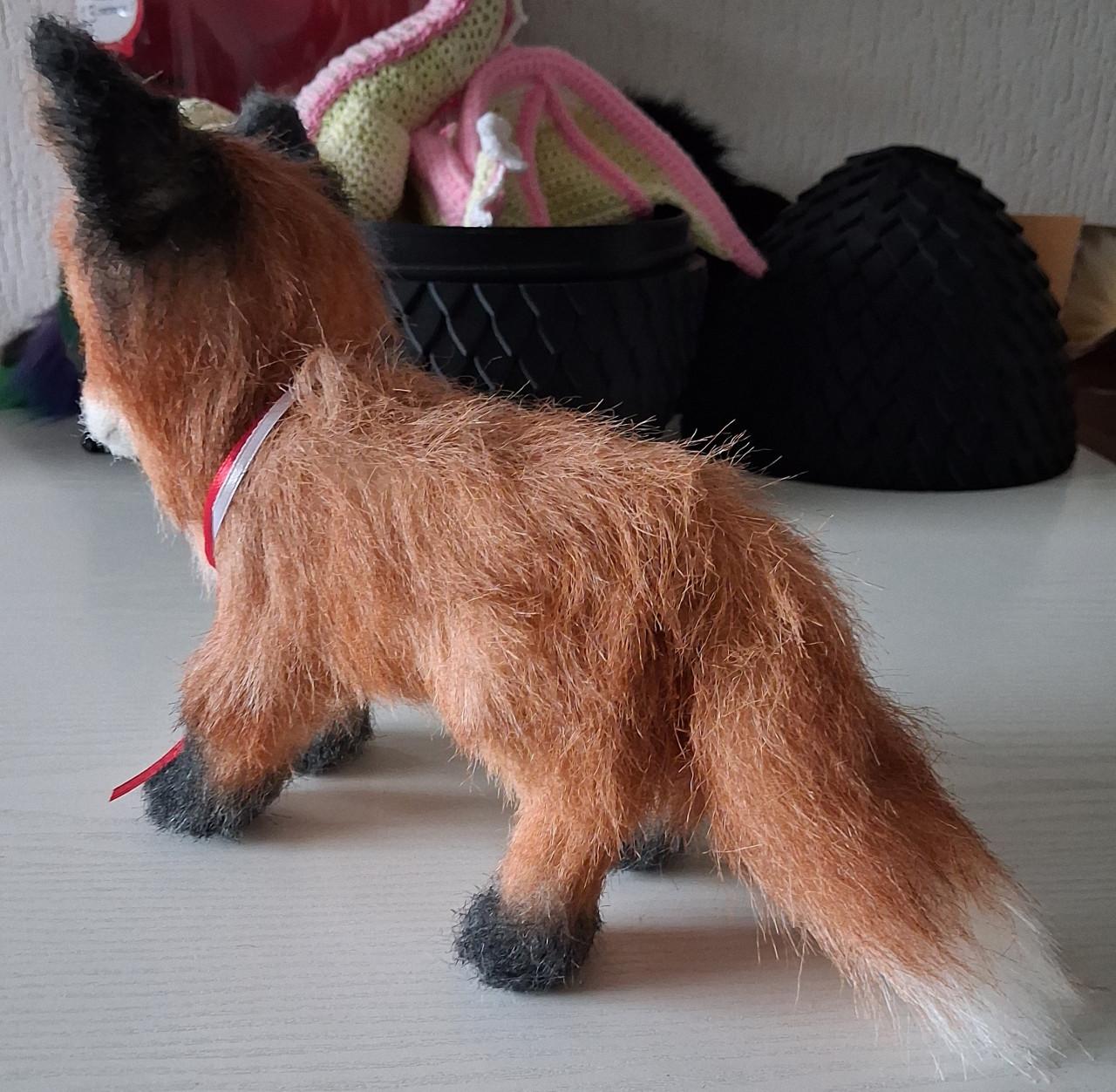 Artdoll vos, poseerbaar