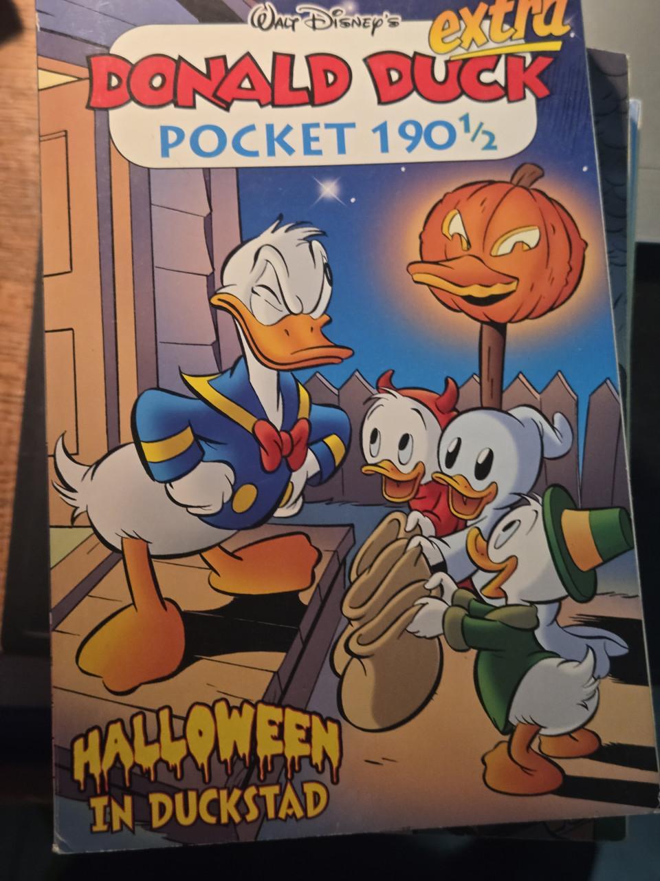 Donald Duck Pockets 12 stuks.  In nette gelezen staat.