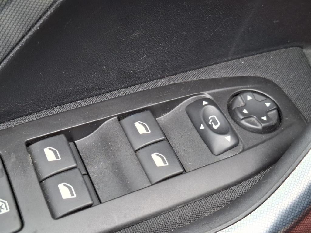 Peugeot 2008 suv 130 allure pano/cam/lmv/trekhaak