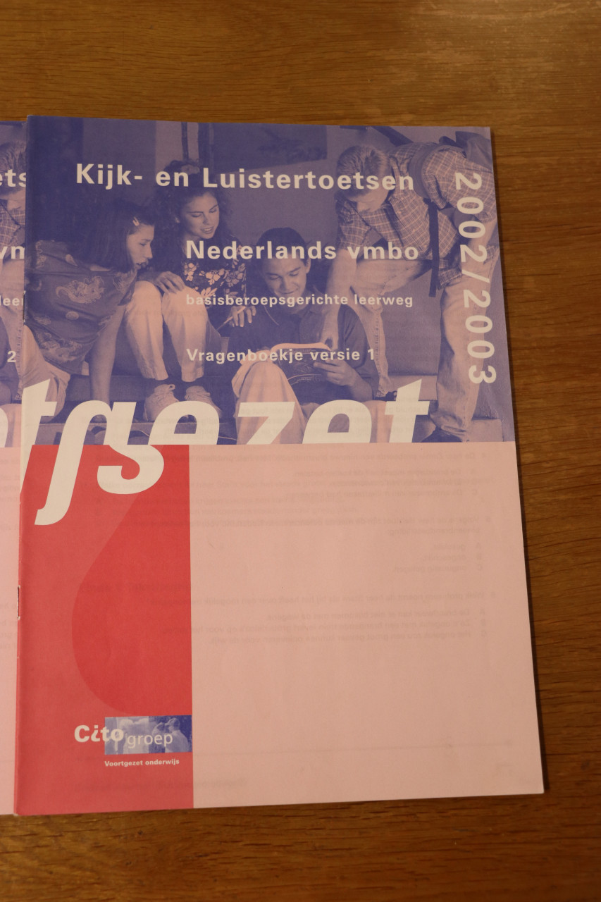 Kijk- en luistertoets Nederland Basisberoepsgerichte leerweg 2002/2003