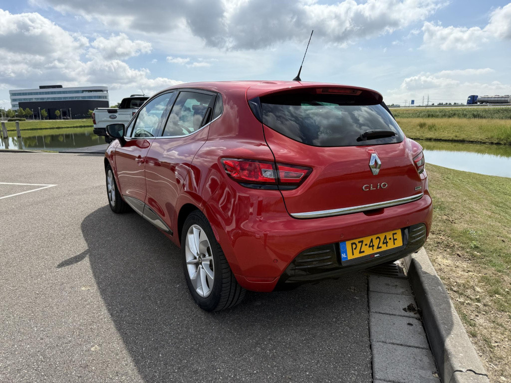 Renault Clio 0.9 tce limited cruise control | parkeersensoren | ac | dab | 