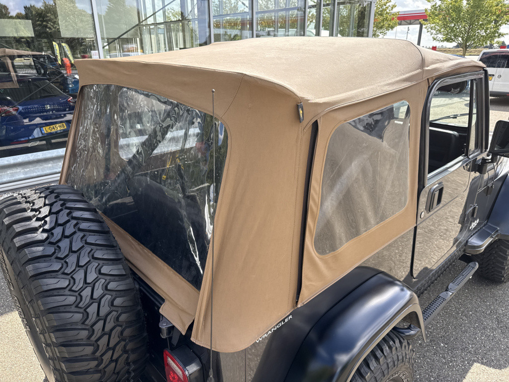Jeep Wrangler 4.0i sport | gerestaureerd | bullbar | sidebars | trekhaak