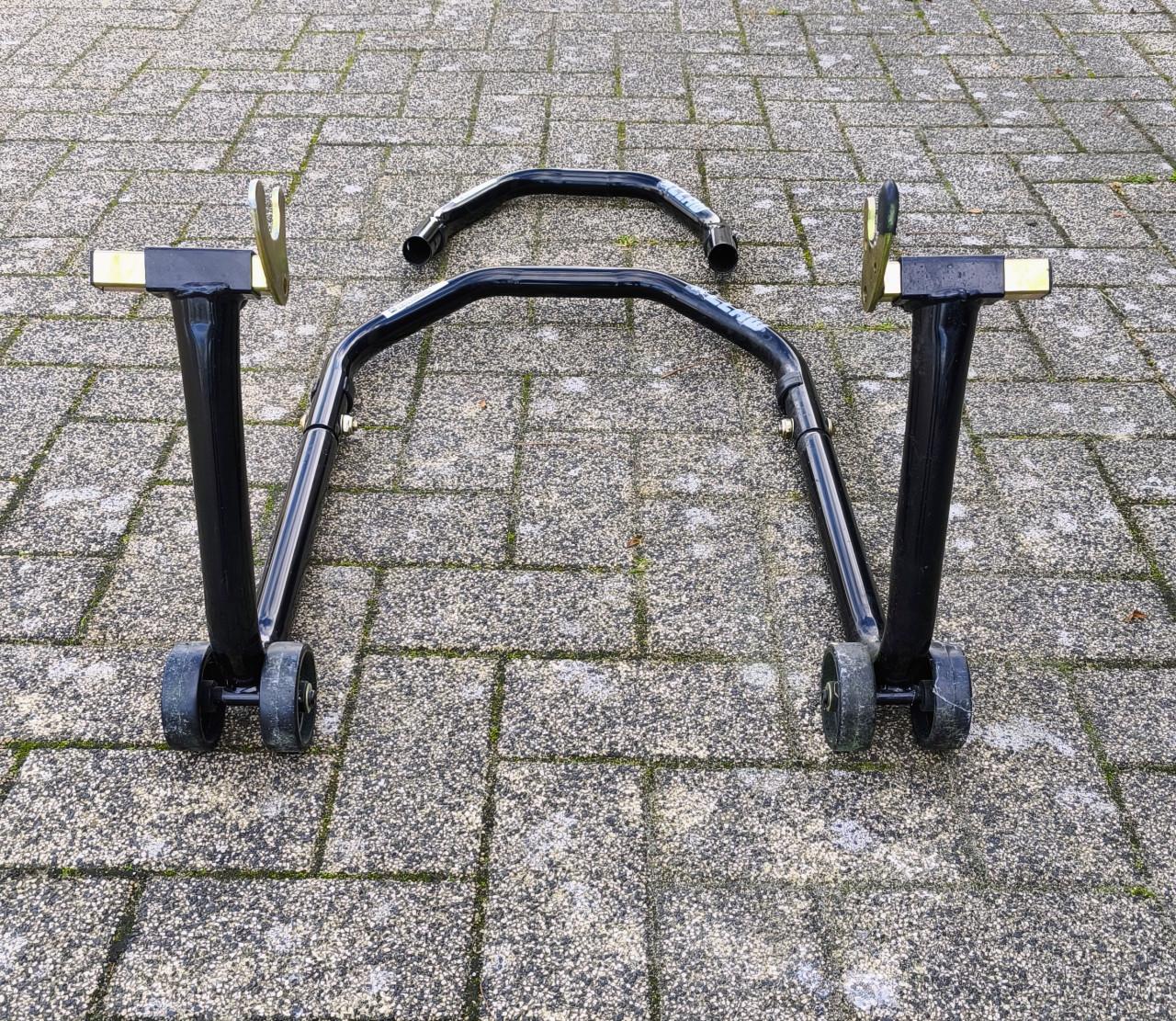 Te koop aangeboden paddock standaard.