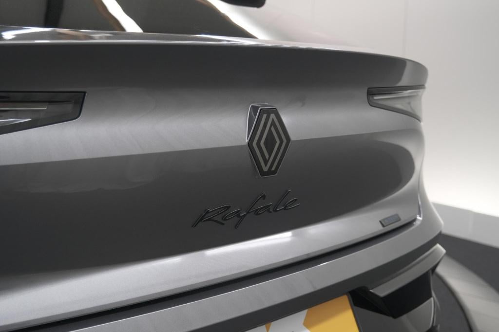 Renault Rafale 1.2 e-tech full hybrid 200 esprit alpine | solarbay panorama